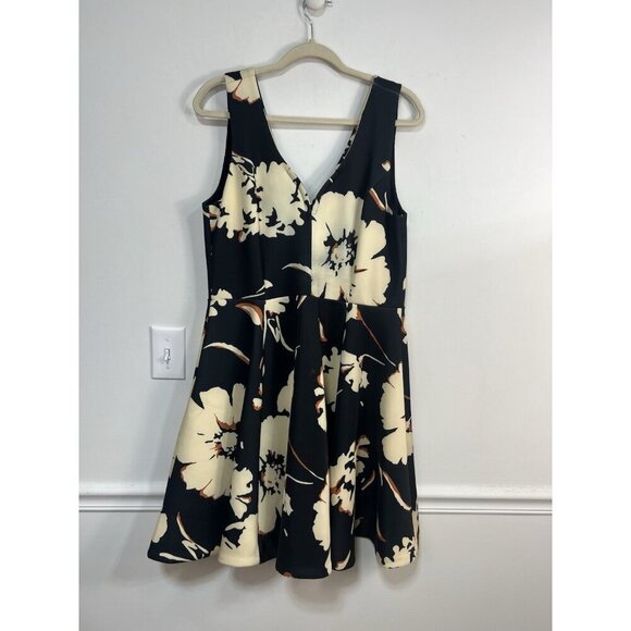 Anthropologie Maeve Women’s Amory Black Ivory Floral Fit & Flare Dress 14 Scuba - Picture 2 of 8